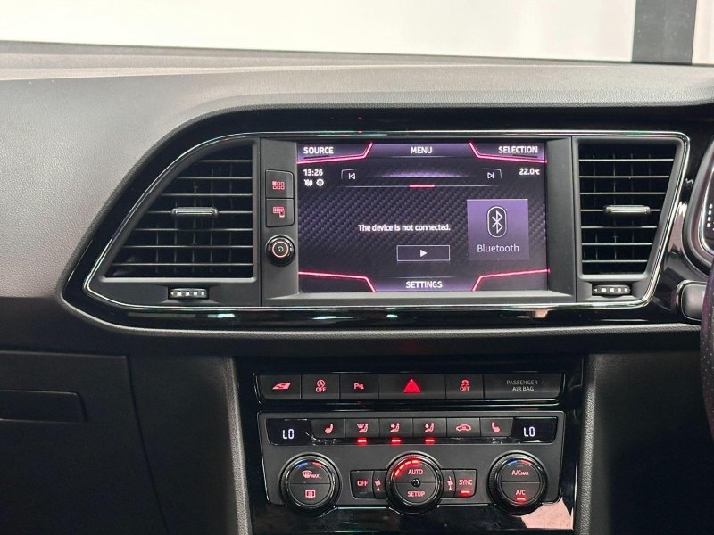 SEAT LEON