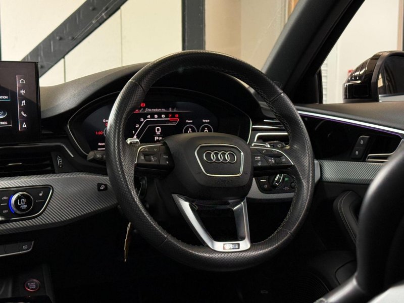 AUDI RS4