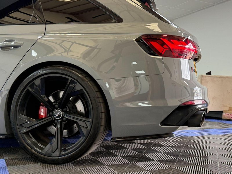 AUDI RS4