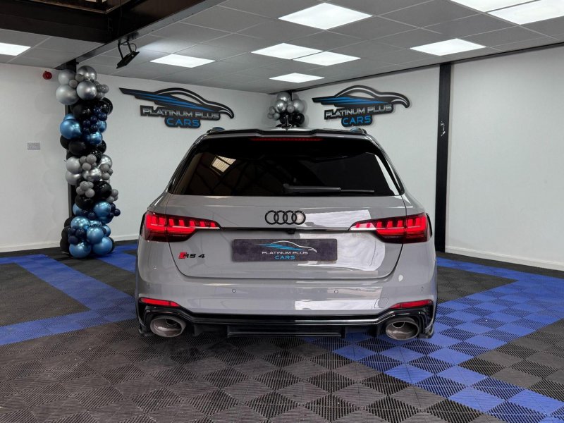 AUDI RS4